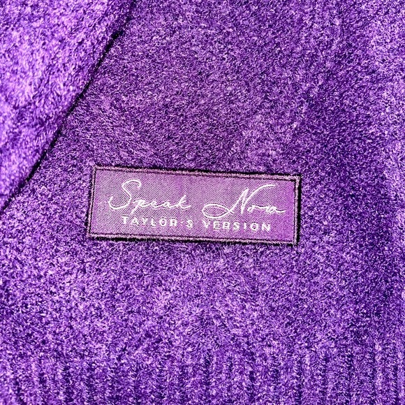 AUTHENTIC NWT SPEAK NOW CARDIGAN M/L w/ Confetti ๐ - Picture 8 of 11
